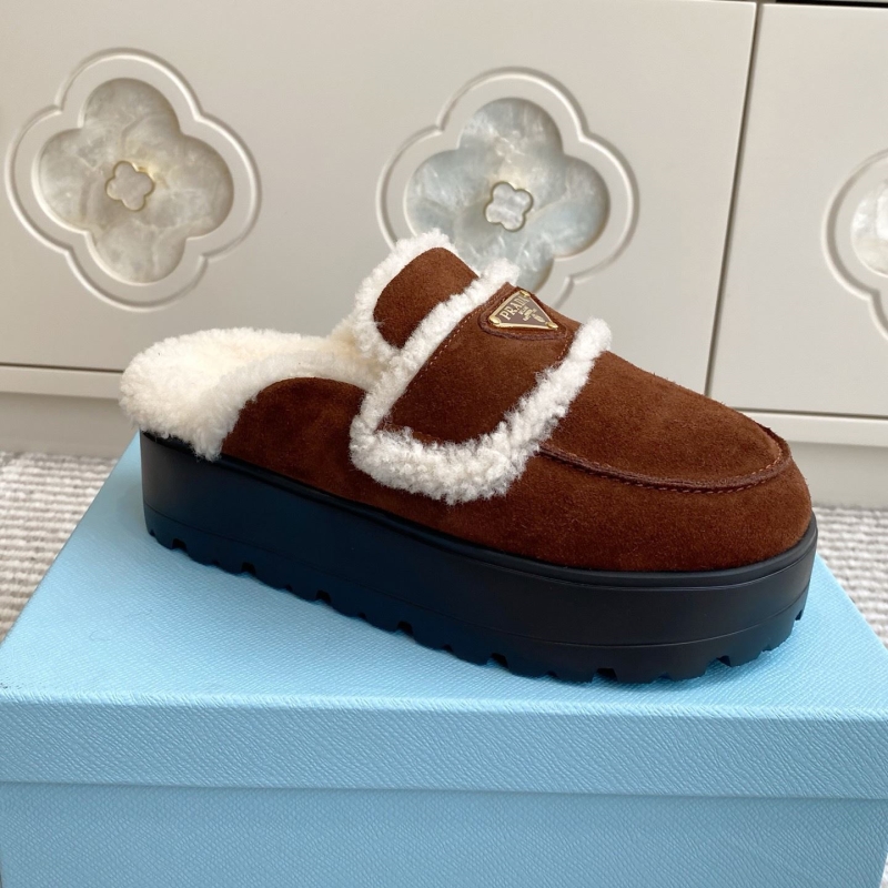 Pra*a slippers
